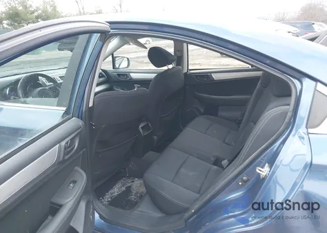 2019 Subaru Legacy 2.5I z USA, uszkodzony, nr VIN 4S3BNAB65K3041663